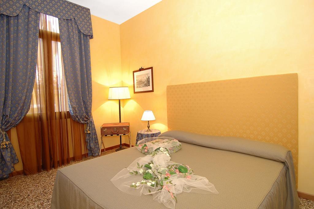 Residence Odoni Venedig Værelse billede